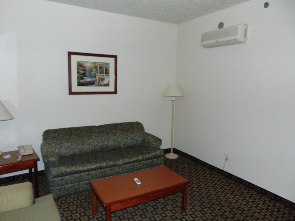 Days Inn By Wyndham Pentwater Oda fotoğraf